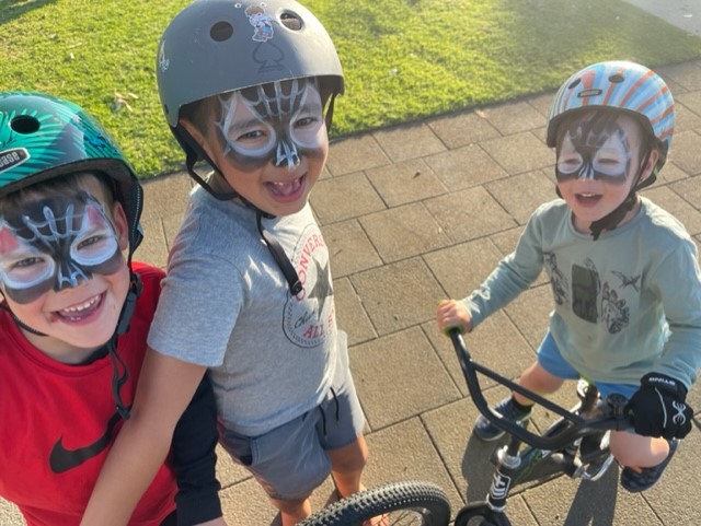 boys-kids-facepaint-pizza-and-fun-in-the-park